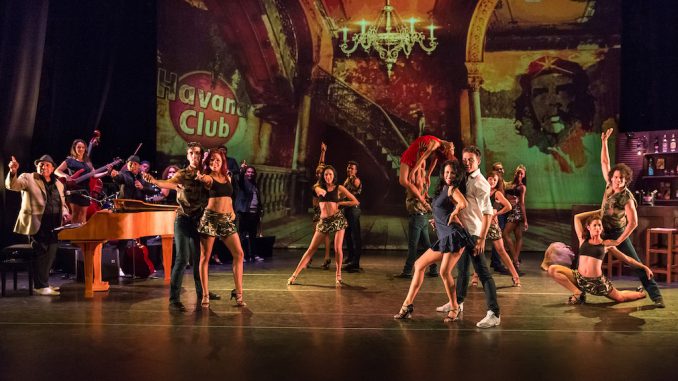 soy-de-cuba-foto-01-credit-frank-wiesen "Soy de Cuba" - "Ich komme aus Kuba" - karibisches Flair mit Show im Admiralspalast. ©Frank Wiesen