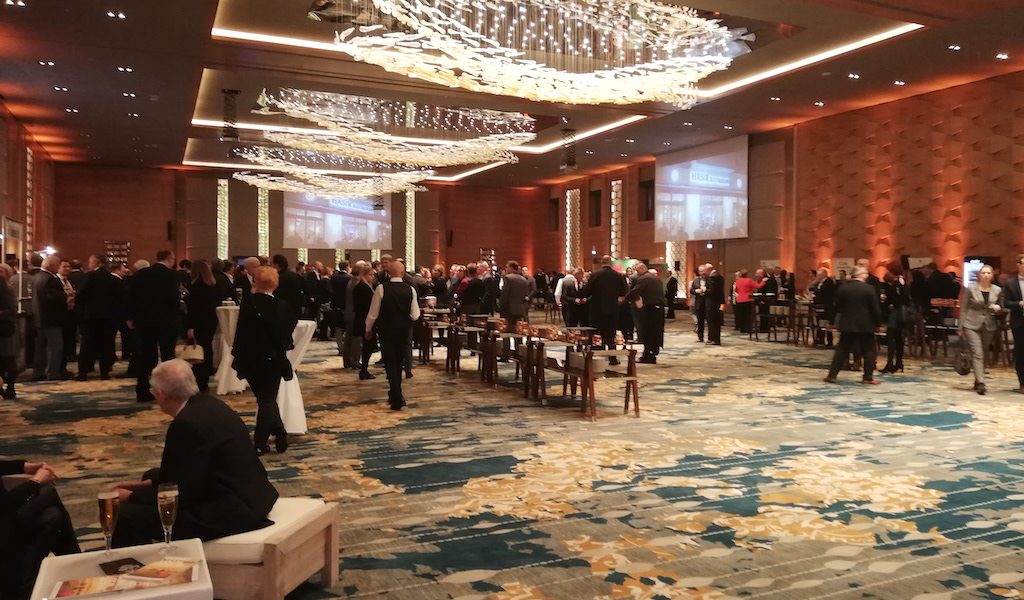 Der diesjährige Neujahrsempfang der Branche fand im großen Ballsaal des Hotels Titanic statt. Fotos Marion Schlag