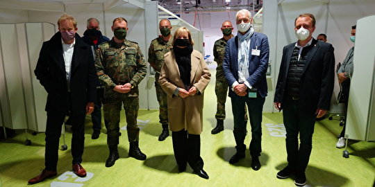 Gesundheitsamt Mitte schult 70 Soldat für Corona-Behandlungszentrum auf dem Messegelände Bildnachweis Bezirksamt Mitte Gesundheitsamt Mitte schult 70 Soldat für Corona-Behandlungszentrum auf dem Messegelände Bildnachweis Bezirksamt Mitte