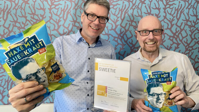 Oliver's Dinner Chips Oliver Numrich und Thomas Rogat mit Sweetie Award klein