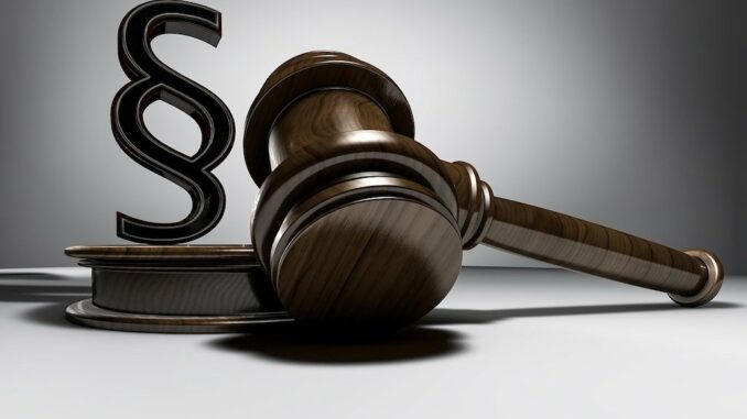 verdict-3667391_1280