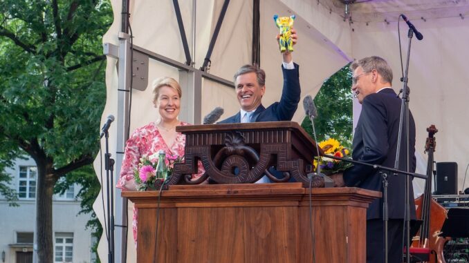 230 75 Jahre Luftbrücke und 60 Jahre Kennedy-Rede Bürgerfest mit Festakt (3)