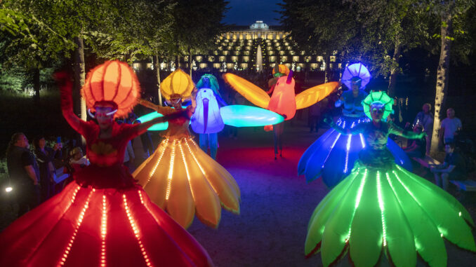 Flower Power_Schloss weit_(c) André Stiebitz