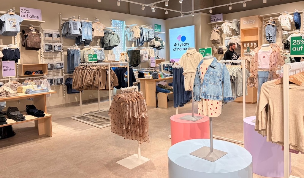 Name it bietet eine große Auswahl an Kindermode. Copyright: Sonae Sierra 