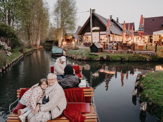 Kahnfahrt_C_ Lena Tschuikow_www.spreewald.de-2